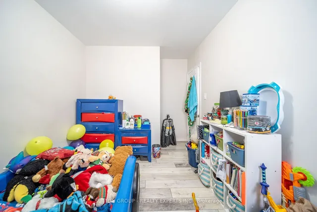 Additional image 25 of 131 Mcmurchy Ave