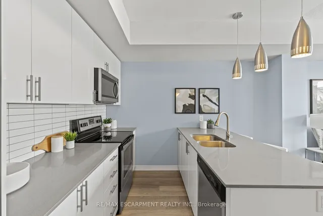 Additional image 14 of 1200 Main St Unit 102