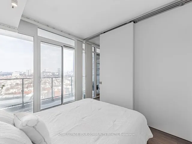 Additional image 17 of 125 Peter St Unit 1604