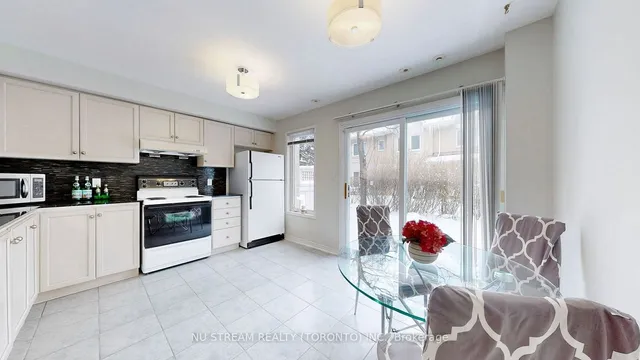 Additional image 14 of 29 Rosebank Dr Unit 202