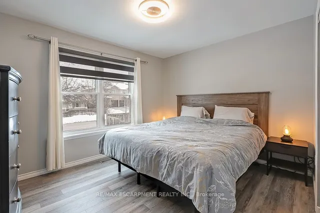 Additional image 22 of 693 Inverary Rd