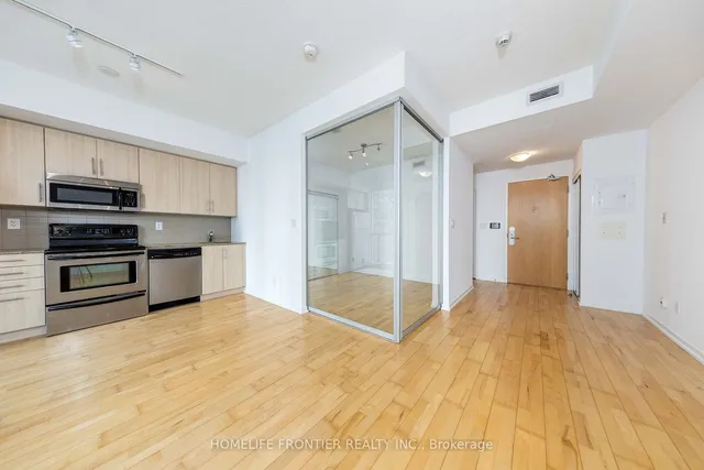 Additional image 8 of 65 Bremner Blvd Unit 2111