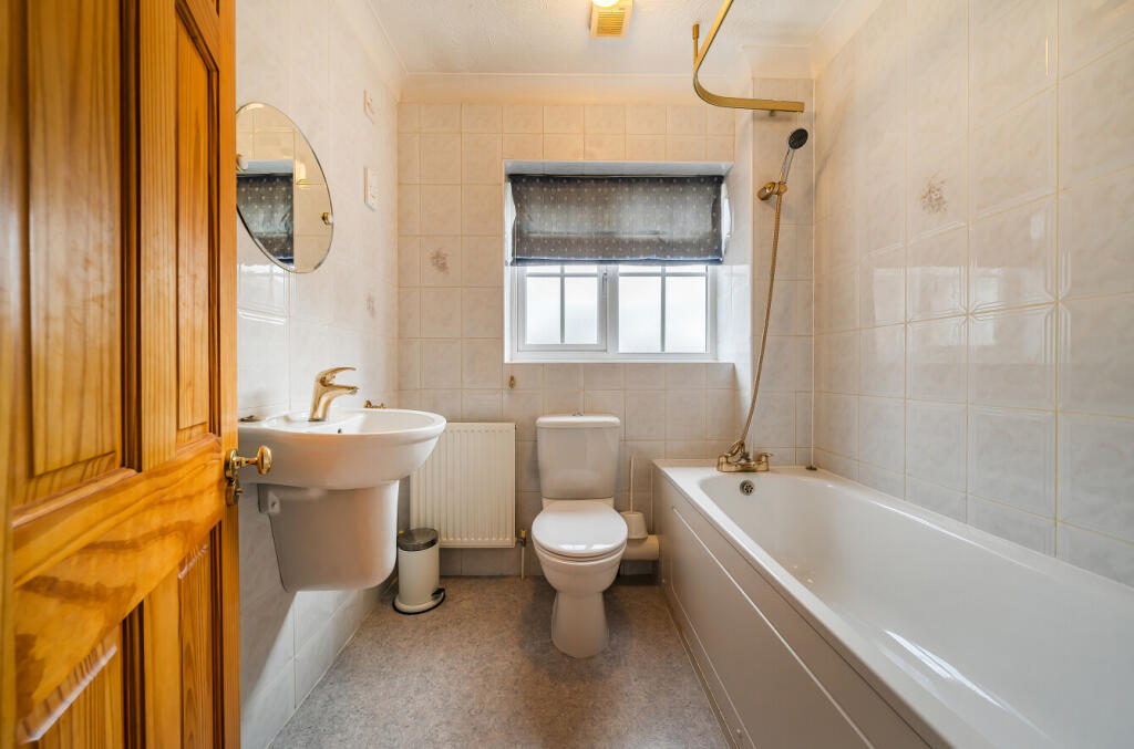 Additional image 10 of Duxberry Close, Bromley, BR2