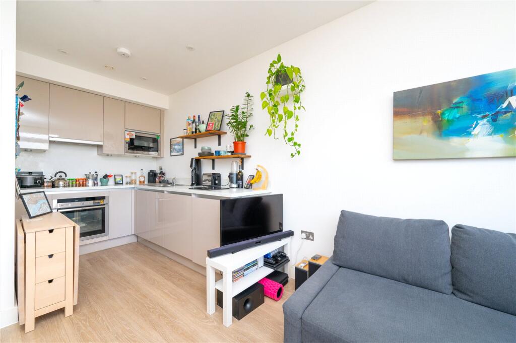 Additional image 11 of Ridgmont Road, St. Albans