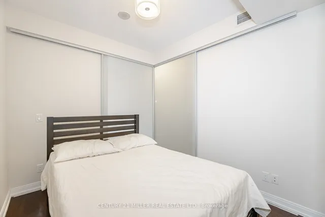 Additional image 24 of 181 Village Green Sq Unit 216