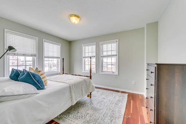 Additional image 27 of 5926 Whitehorn Ave