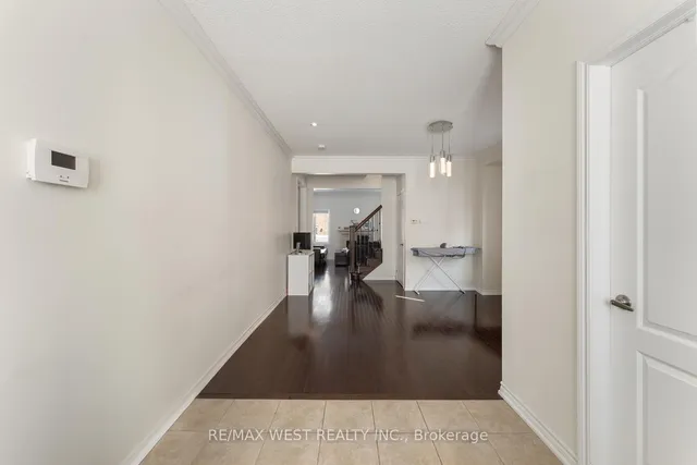 Additional image 5 of 33 Lone Rock Circ