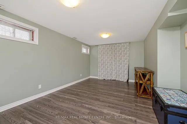 Additional image 38 of 244 Bousfield Cres