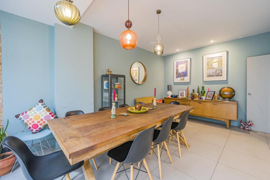 Additional image 4 of Wellhouse Road, Beckenham