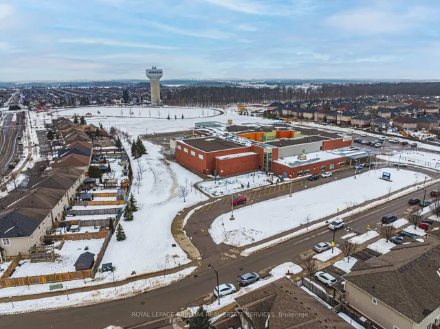 Additional image 36 of 10 Pumpkin Pass Unit 32