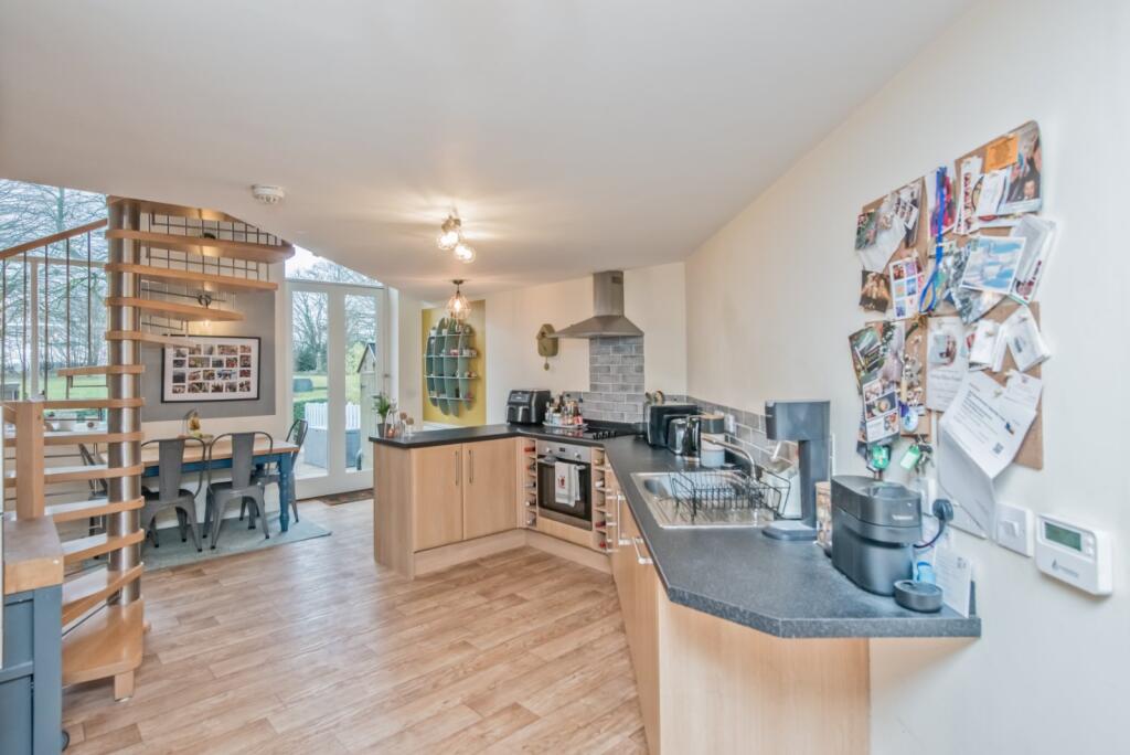Additional image 2 of Latham Lane, Gomersal, Cleckheaton, BD19