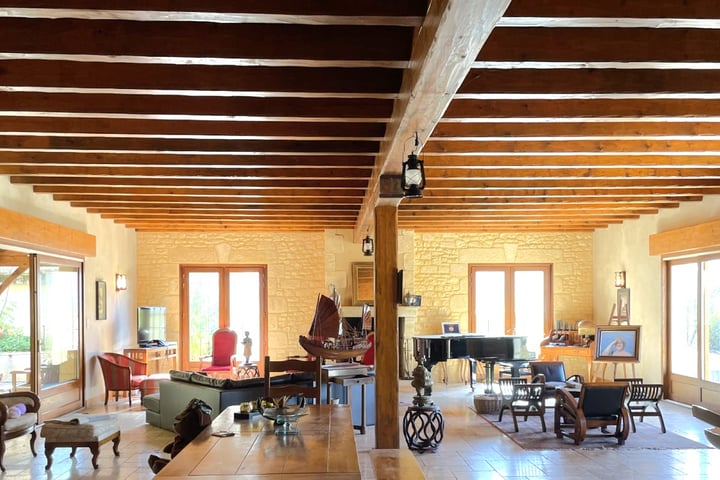 Primary image of 11-B rue de 4 septembre