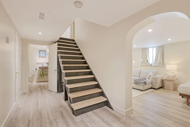 Additional image 31 of 2 Wood Glen Rd