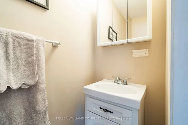 Additional image 16 of 520 Bridgman Ave