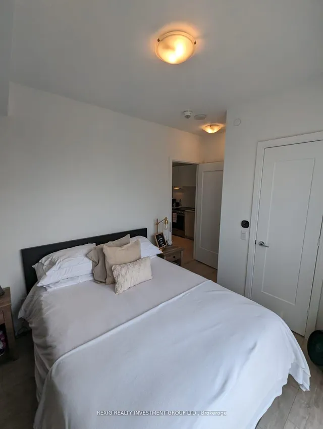 Additional image 16 of 70 Annie Craig Dr Unit 304