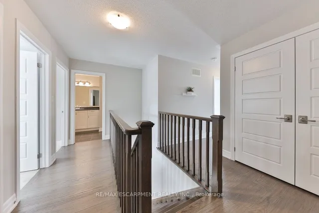 Additional image 20 of 2 Vaudeville Dr