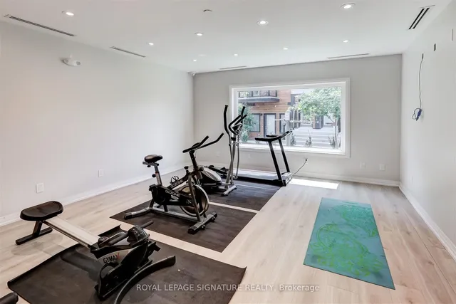 Additional image 30 of 402 The East Mall Unit 213