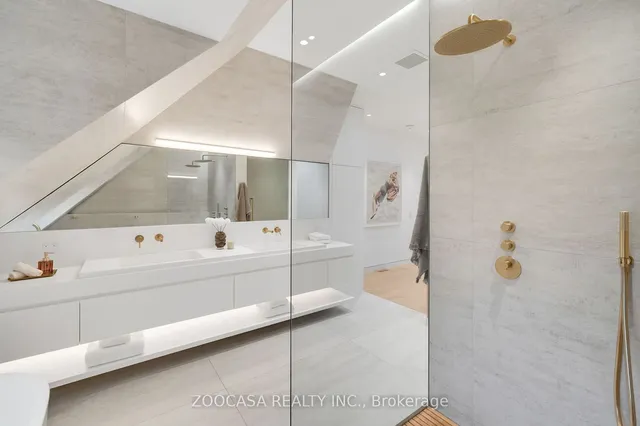 Additional image 17 of 47 Roxborough St