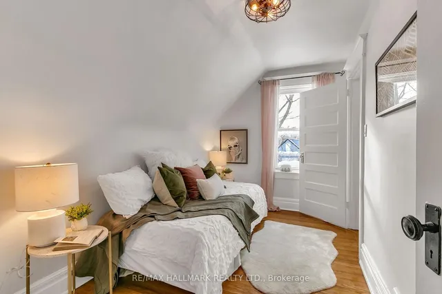 Additional image 29 of 858 Carlaw Ave