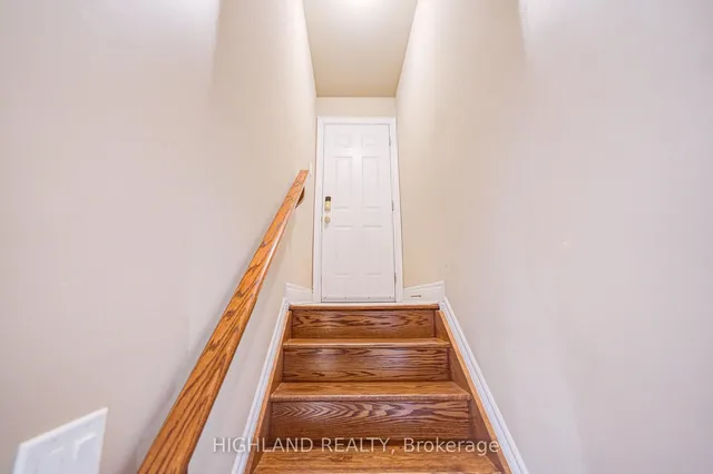 Additional image 39 of 3971 Bloor St