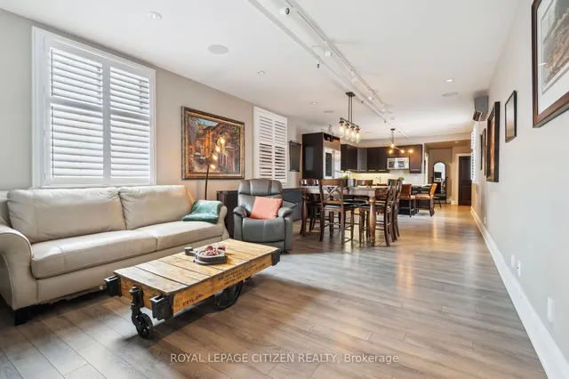 Additional image 17 of 326 Carlaw Ave Unit 201