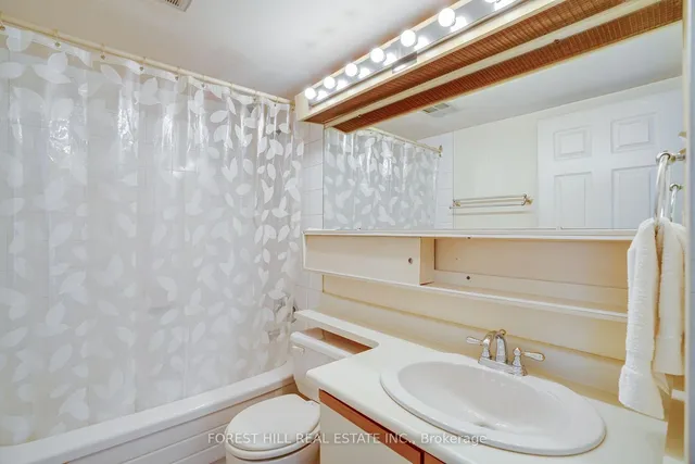 Additional image 21 of 3000 Bathurst St Unit 904