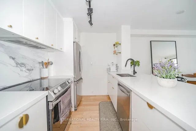 Additional image 4 of 725 King St Unit 811