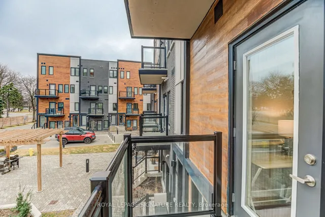 Additional image 11 of 402 The East Mall Unit 213