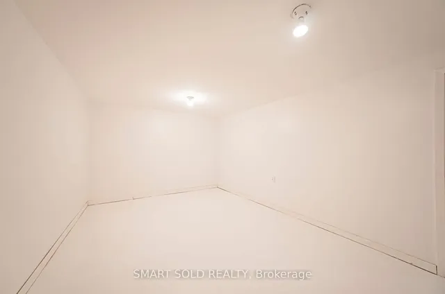 Additional image 37 of 25 Esterbrooke Ave Unit 113