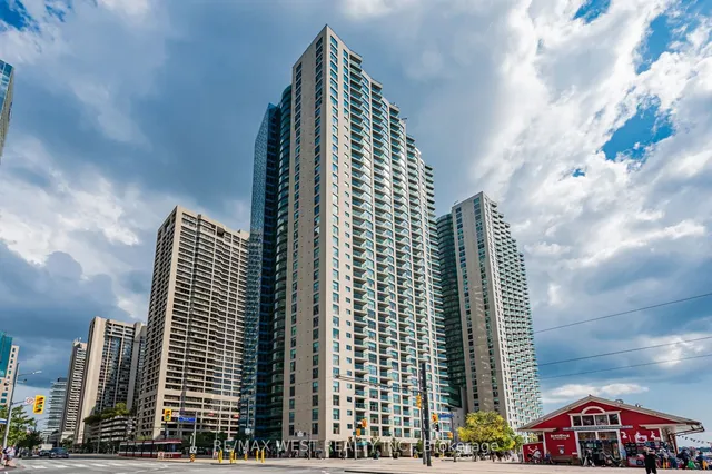 99 Harbour Sq Unit 1804