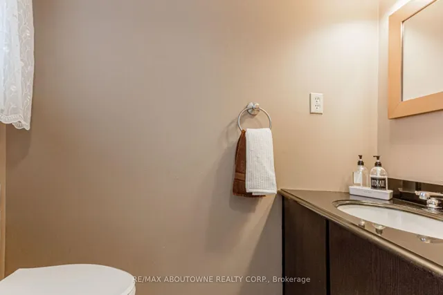 Additional image 19 of 1373 Harmsworth Sq