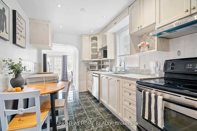 Additional image 14 of 111 Dynevor Rd