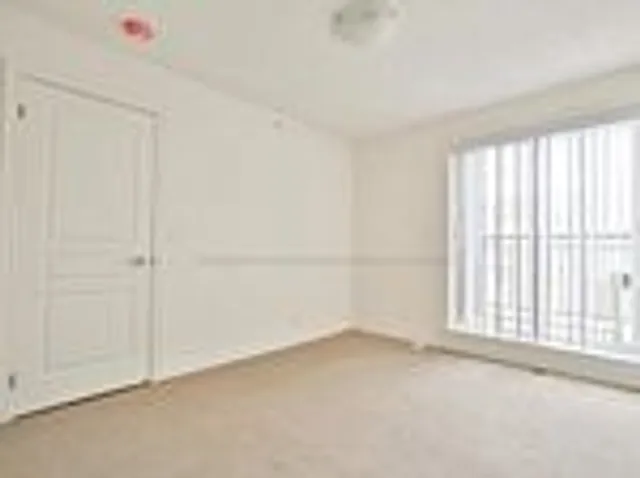 Additional image 10 of 70 Eastwood Park Gdns Unit TH 4