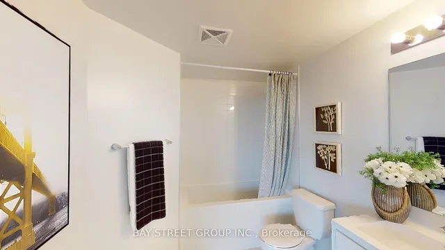 Additional image 10 of 159 Wellesley St Unit 1908