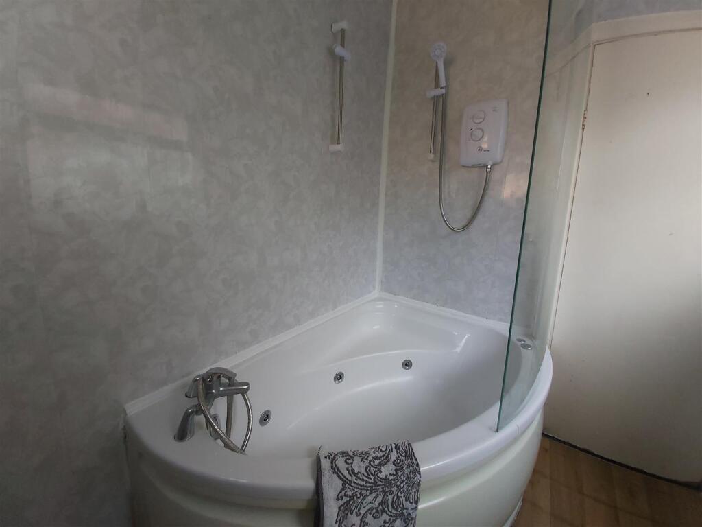 Additional image 8 of Next to University