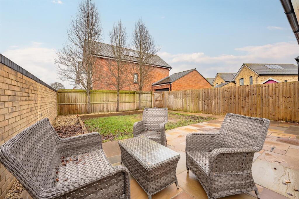 Additional image 21 of Hannah Drive, Locking Parklands - LARGE EXTENSION