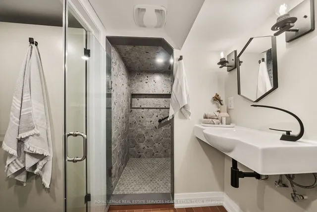 Additional image 36 of 104 Winchester St