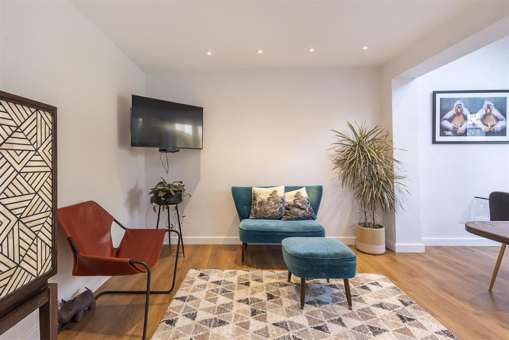 Additional image 4 of Chesterton Avenue, Harpenden