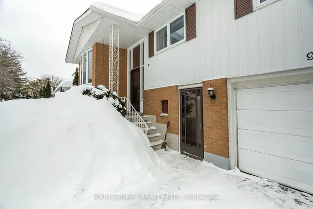 Additional image 3 of 92 Queenston Cres