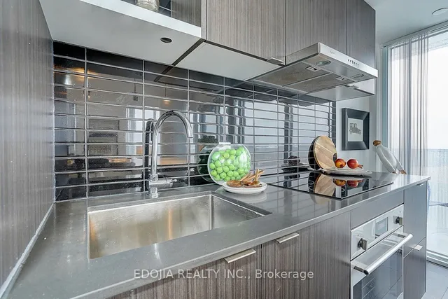 Additional image 9 of 88 harbour St Unit 5910