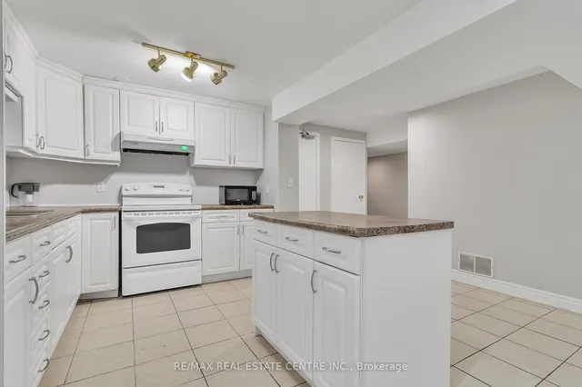 Additional image 40 of 29 Halldorson Tr