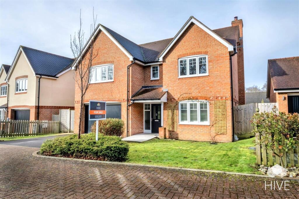 Additional image 24 of Horseshoe Crescent, Ferndown