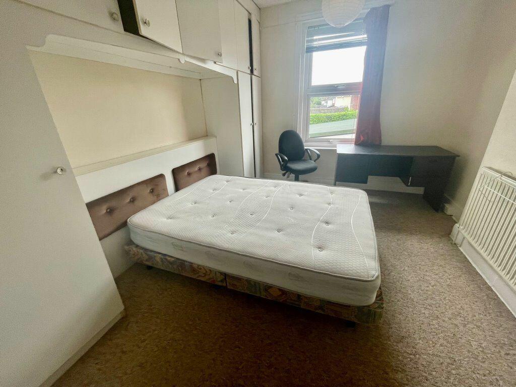 Additional image 9 of STUDENT FOUR DOUBLE BEDROOM, WINTON (P03205)