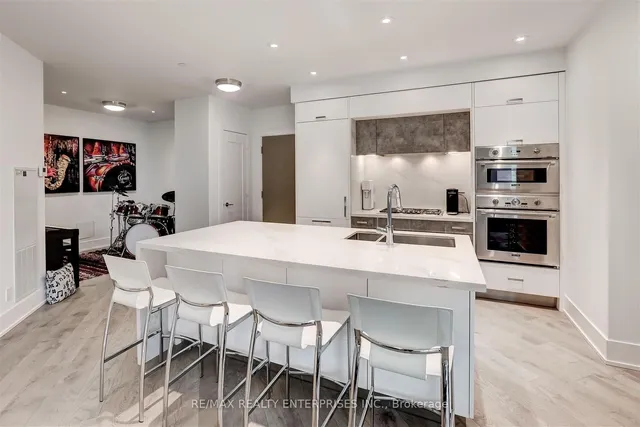 Additional image 8 of 1 Edgewater Dr Unit 212