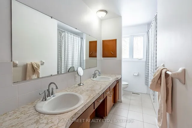Additional image 20 of 92 Queenston Cres