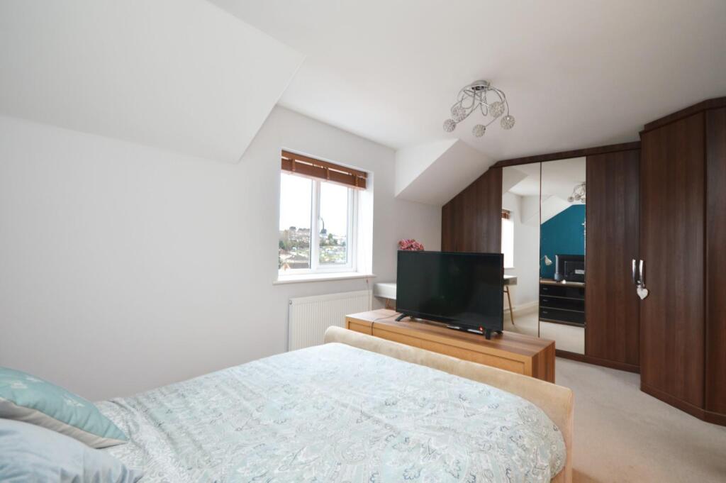 Additional image 15 of Hillview Close, Kingswood