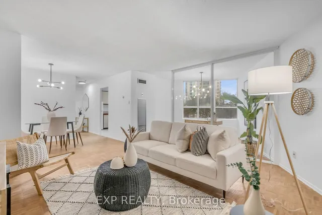 3700 Kaneff Cres Unit 406