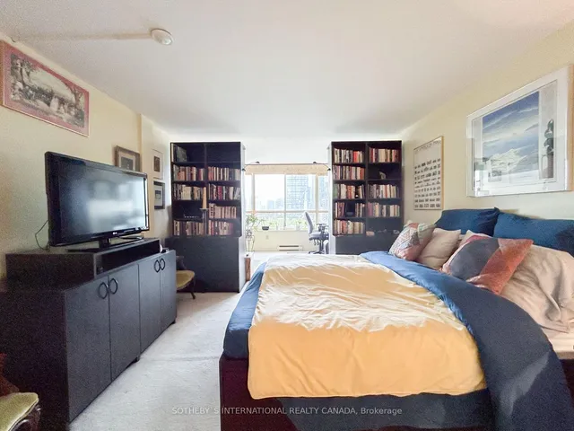 Additional image 36 of 130 Carlton St Unit 906