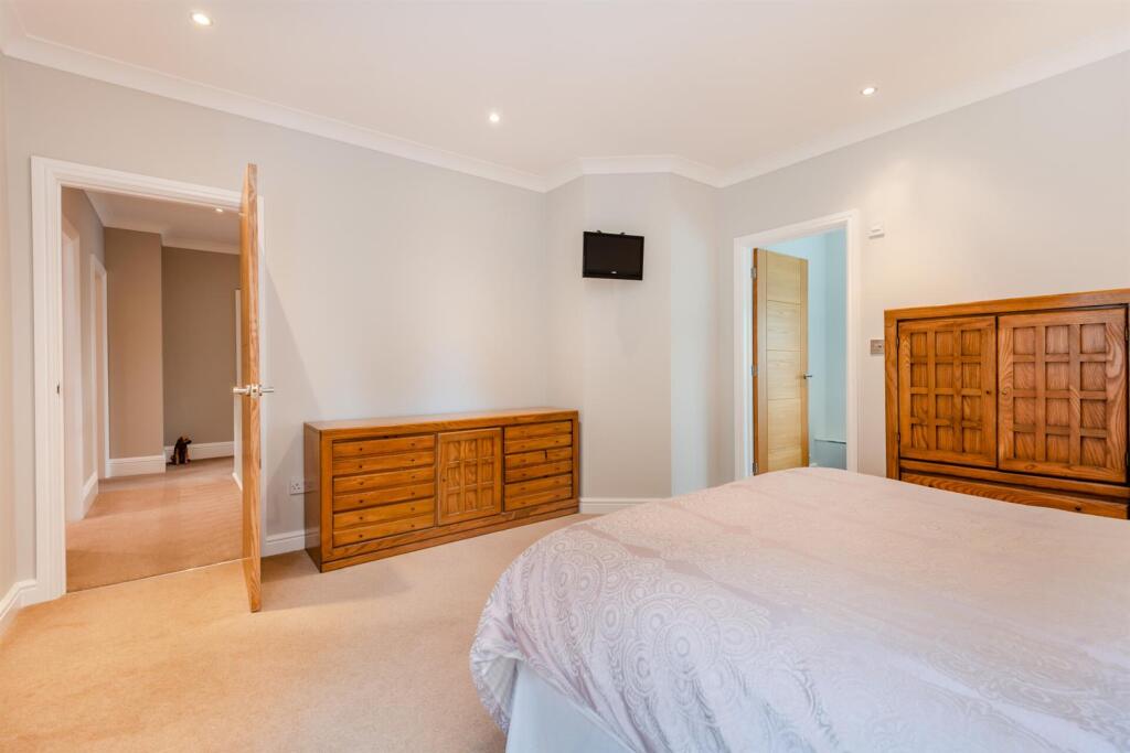 Additional image 35 of Woodland Walk, Ferndown