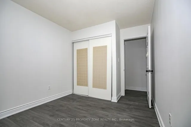 Additional image 31 of 2 Clay Brick Crt